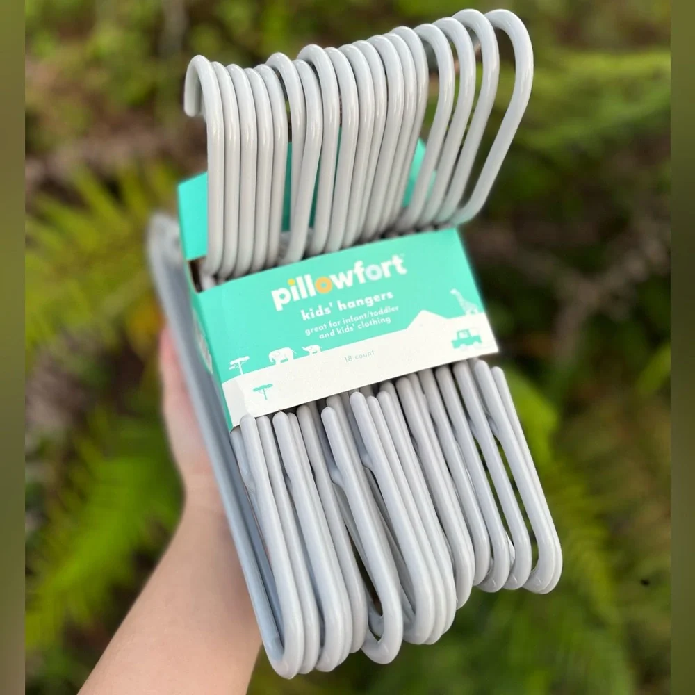 NWT Pillowfort Kids’ Hangers 18 Count